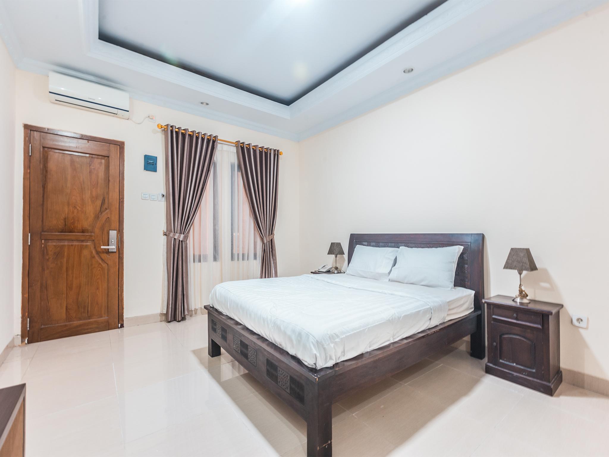 Oyo 1667 Wisma Lux Barkah Jakarta Exterior foto