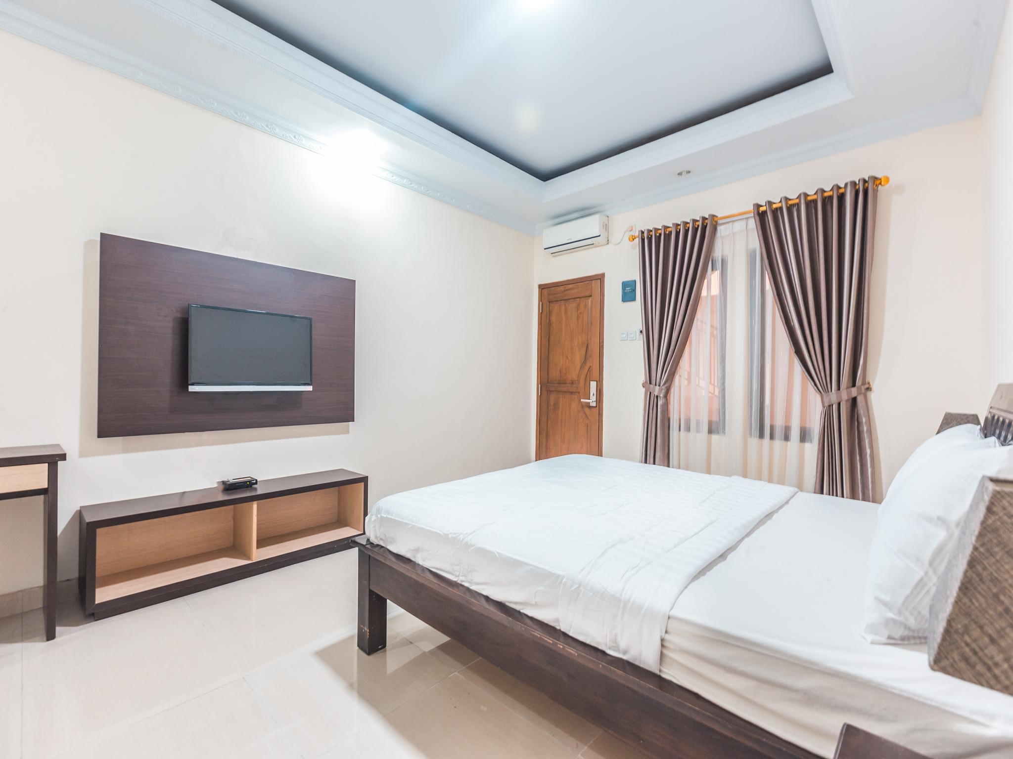 Oyo 1667 Wisma Lux Barkah Jakarta Exterior foto