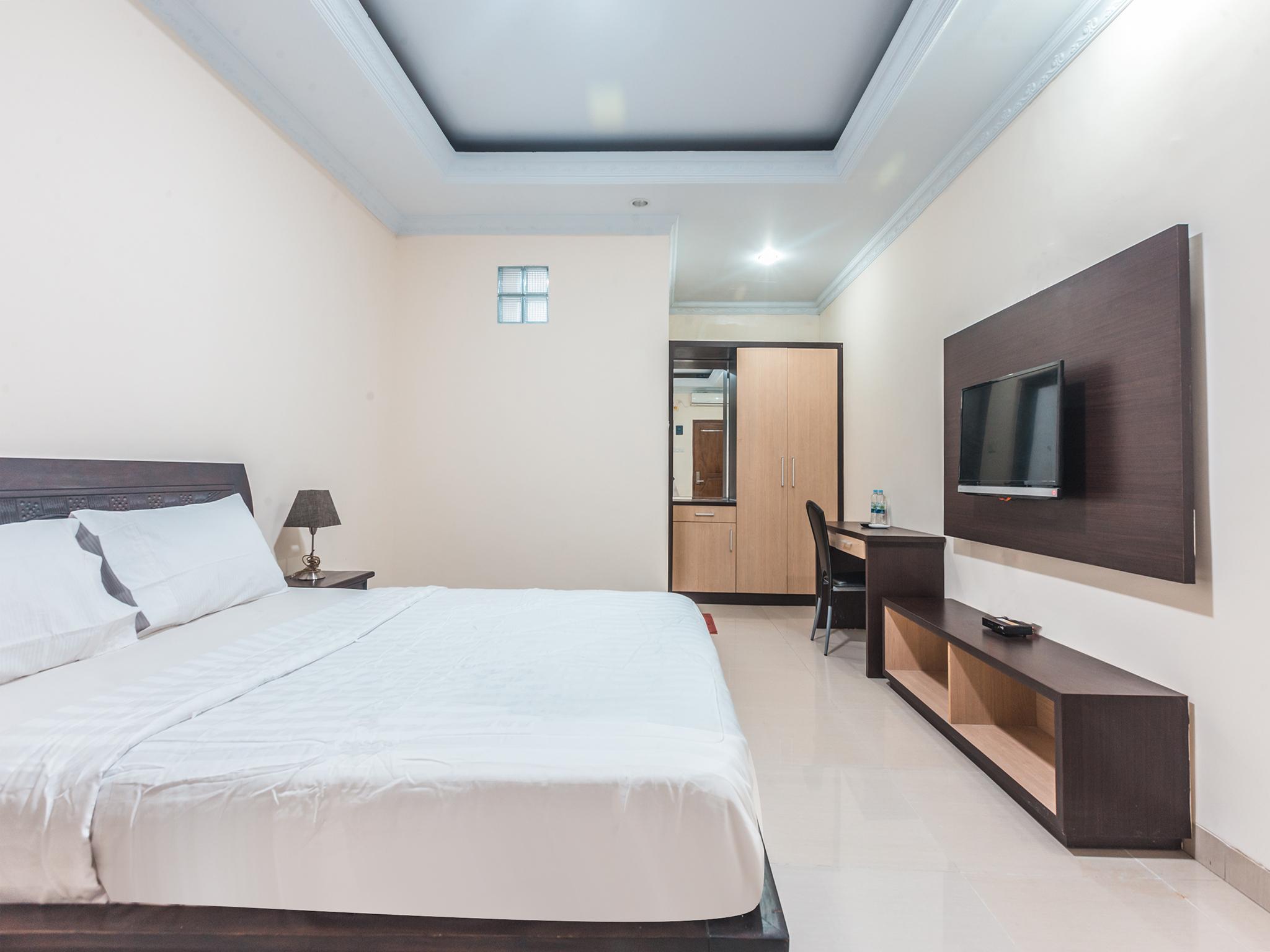 Oyo 1667 Wisma Lux Barkah Jakarta Exterior foto