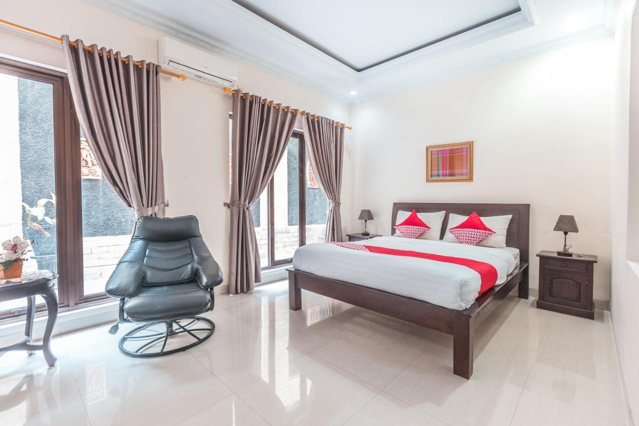 Oyo 1667 Wisma Lux Barkah Jakarta Exterior foto