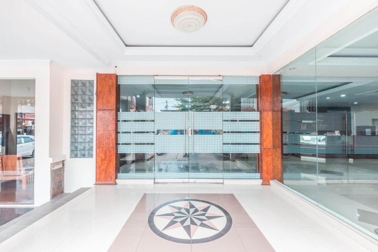 Oyo 1667 Wisma Lux Barkah Jakarta Exterior foto