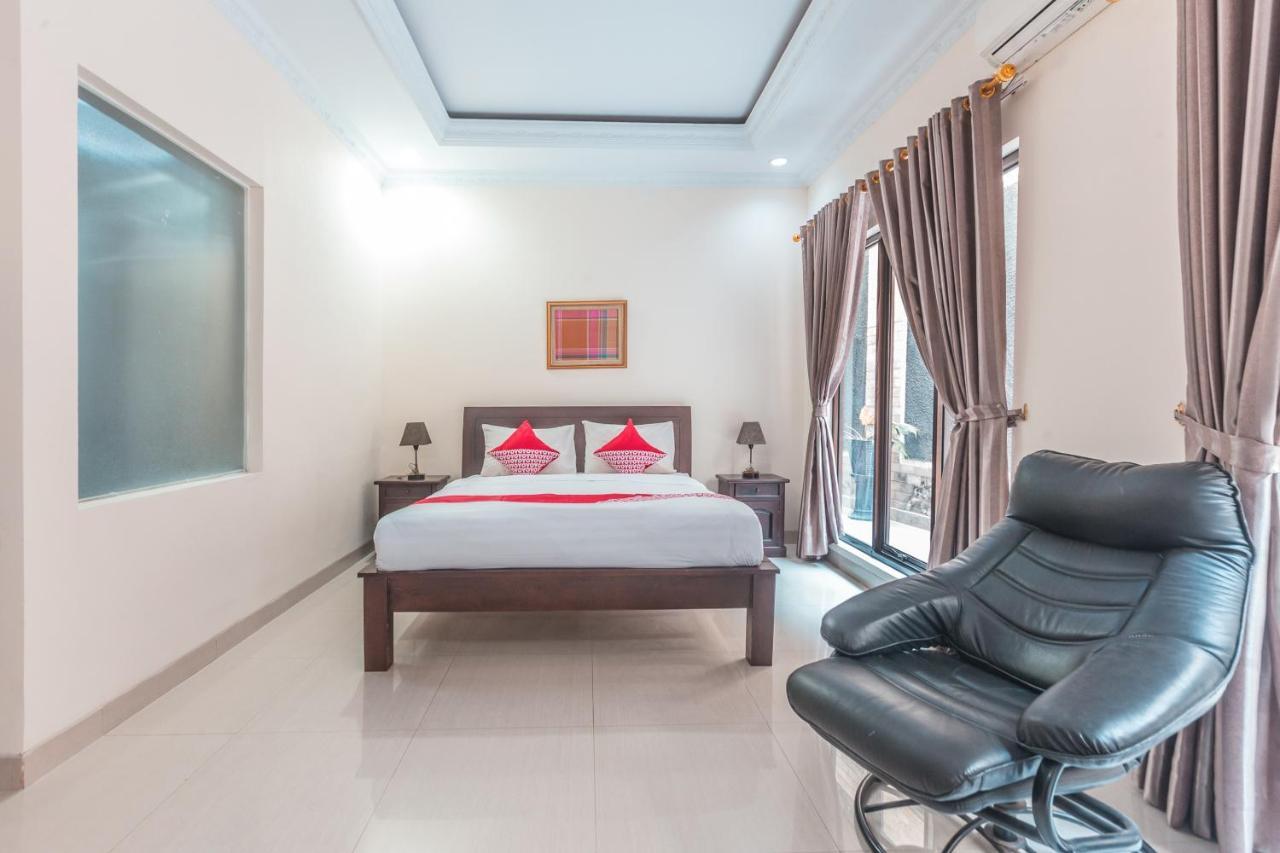 Oyo 1667 Wisma Lux Barkah Jakarta Exterior foto